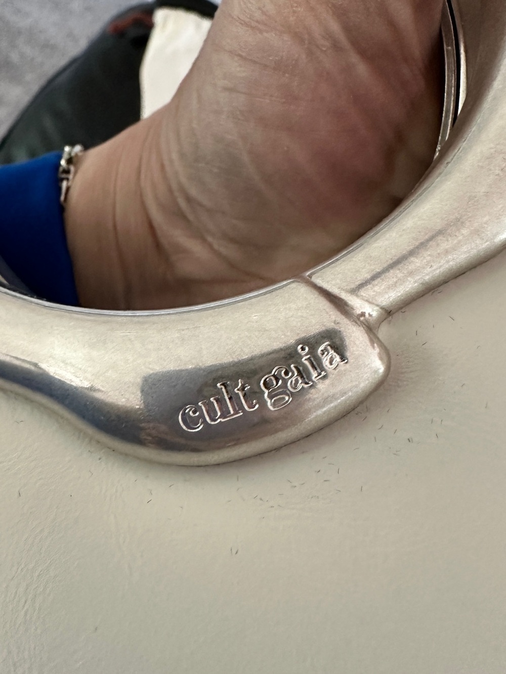 Cult Gaia Nadia Sculptural Ring Handle Bag | Off White | Silver | Dust Bag - Picture 9 of 12